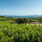 Cala Di Volpe Vista Mare E Piscina Nyaraló *