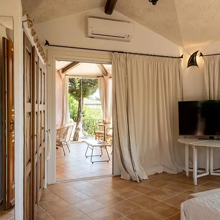 Vakantiehuis Cala Di Volpe Vista Mare E Piscina
